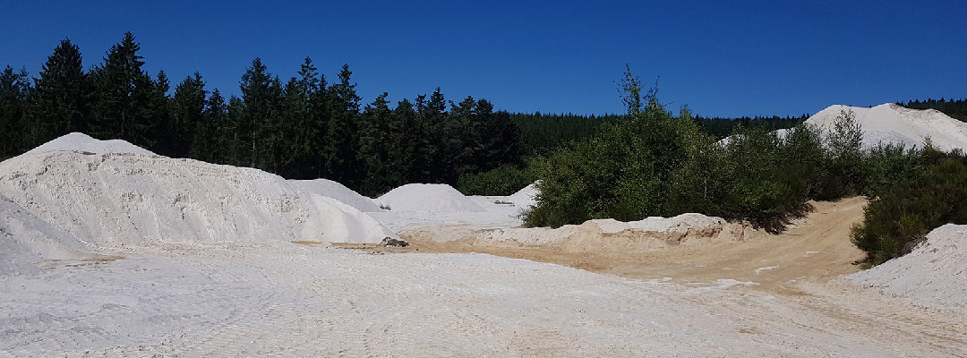 quartz_et_mineraux_carriere_de-la_Chapelle-1080x400